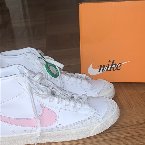 Nike vintage pink high tops blazers - Picture 2 of 2